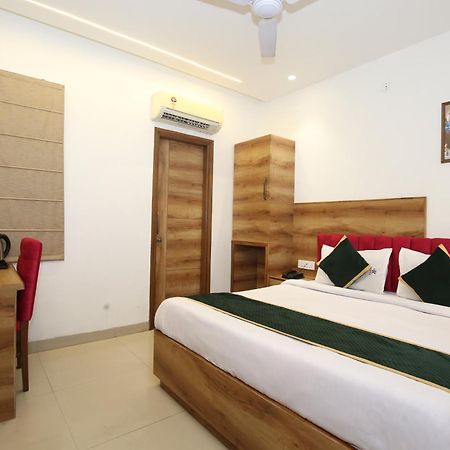 Hotel Rv Regency Амритсар Экстерьер фото