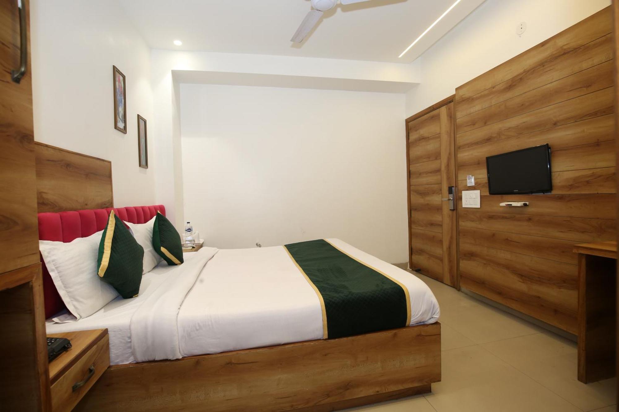 Hotel Rv Regency Амритсар Экстерьер фото