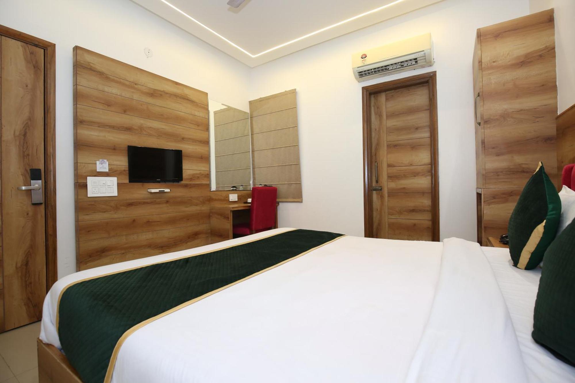 Hotel Rv Regency Амритсар Экстерьер фото