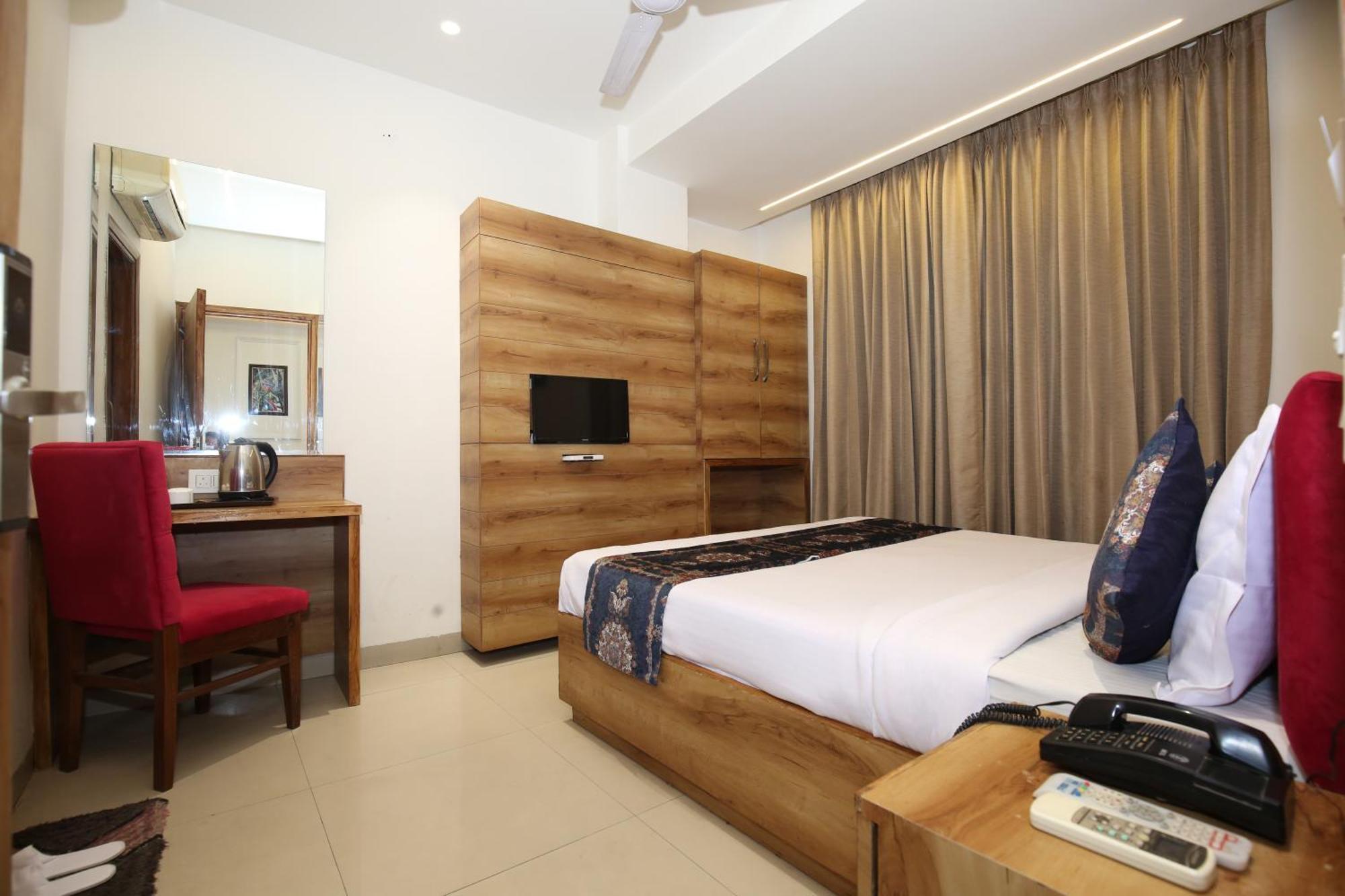 Hotel Rv Regency Амритсар Экстерьер фото
