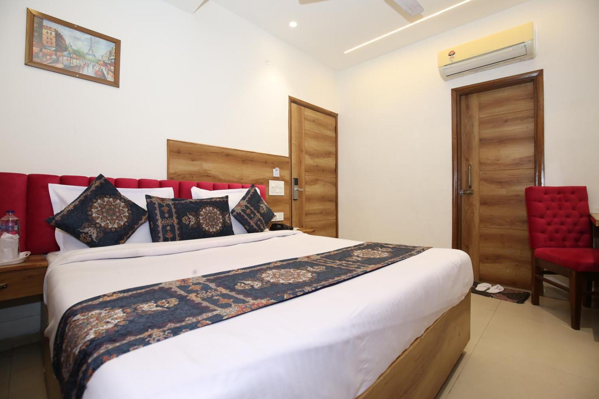 Hotel Rv Regency Амритсар Экстерьер фото