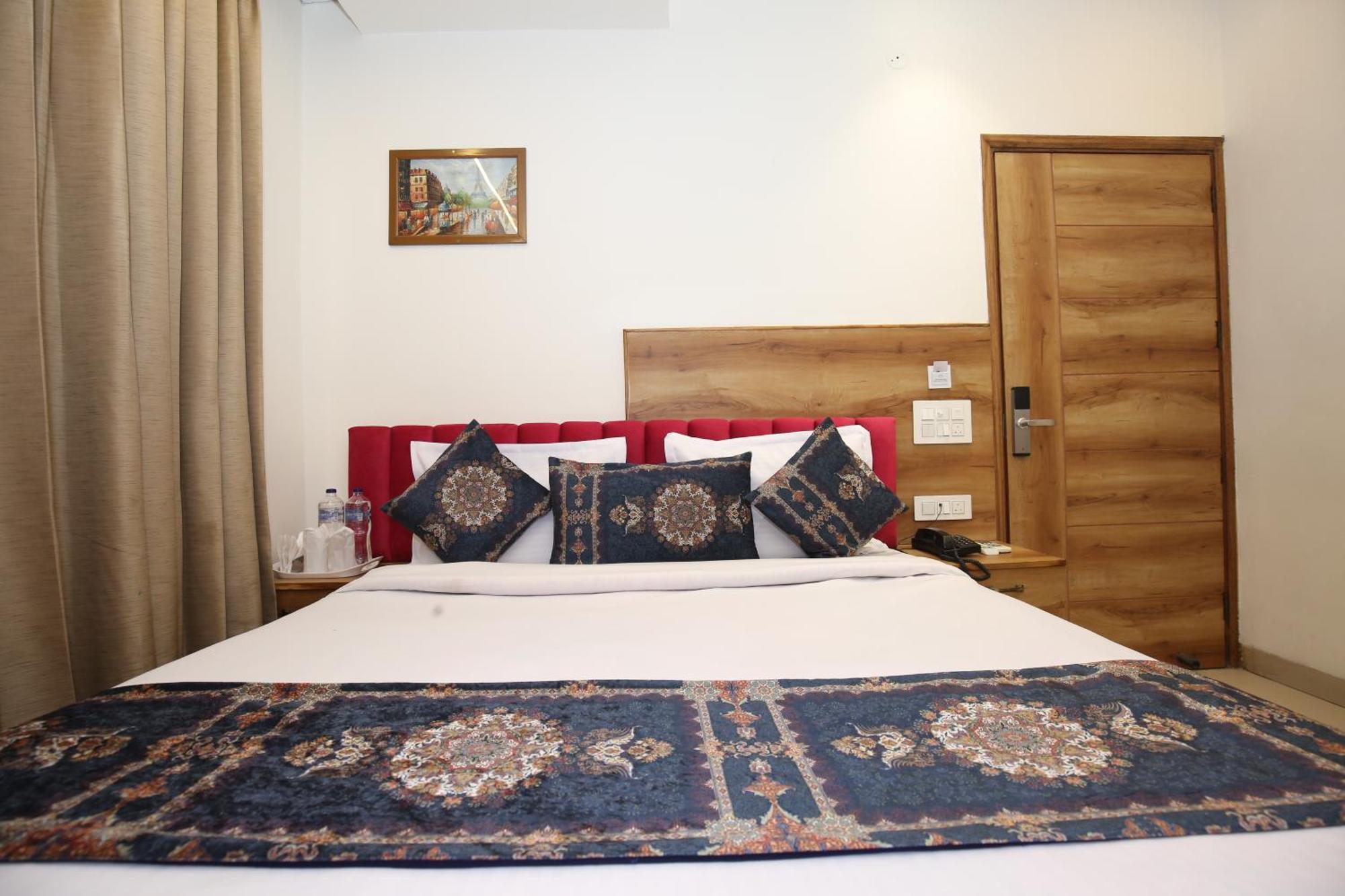 Hotel Rv Regency Амритсар Экстерьер фото