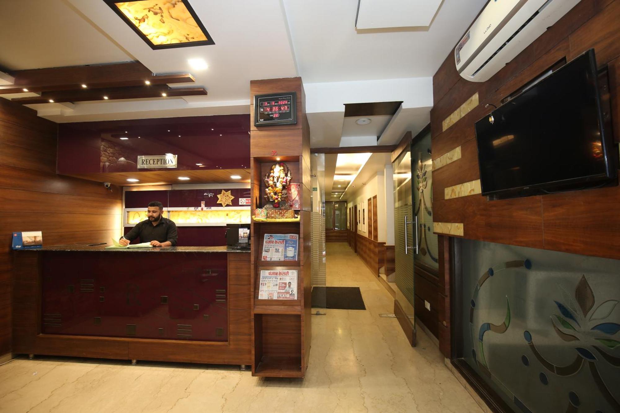 Hotel Rv Regency Амритсар Экстерьер фото